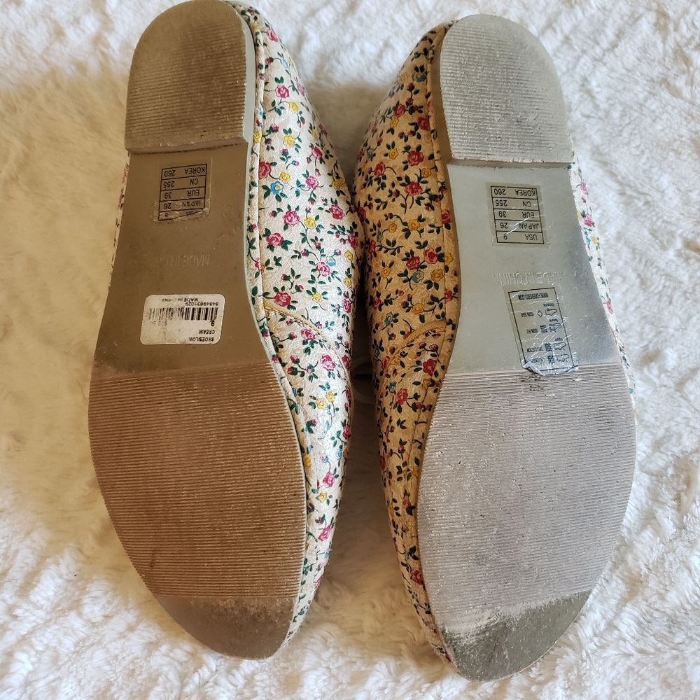 Forever 21 Floral Shoes - Picture 3 of 4